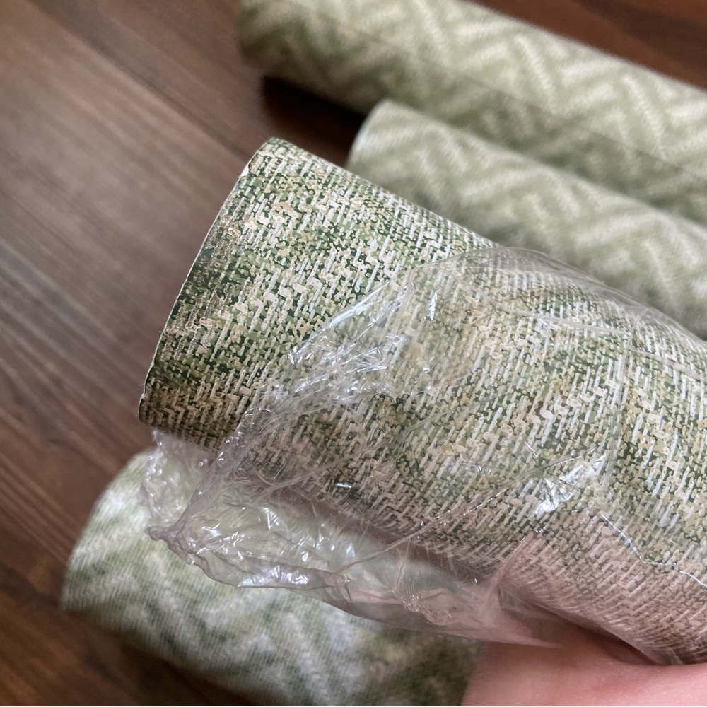 Ronald Redding Astoria Regent Wallpaper (4 rolls) - Picture 5 of 9